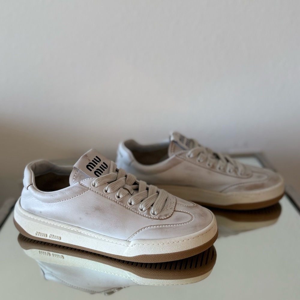 Like New MIU MIU LEATHER SNEAKERS $995 40 - Picture 5 of 9